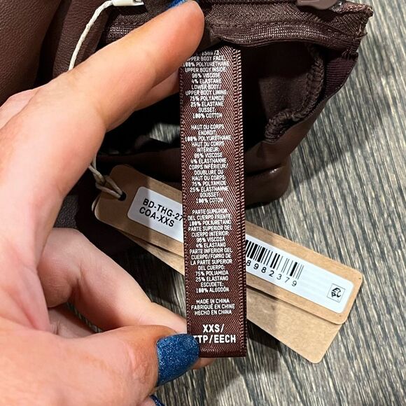 NWT Skims Faux Leather Sporty High Neck Bodysuit Sleeveless Thong Back Cocoa XXS - Picture 3 of 5